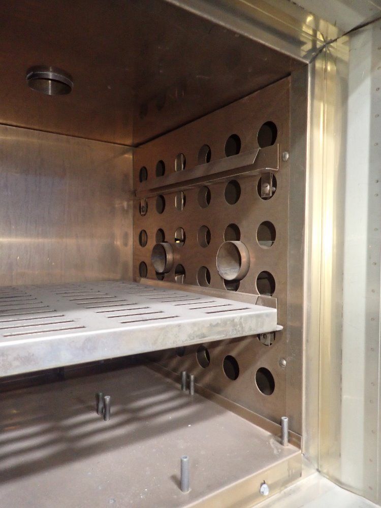 Blue M 650 F Oven - Pom-146c-1