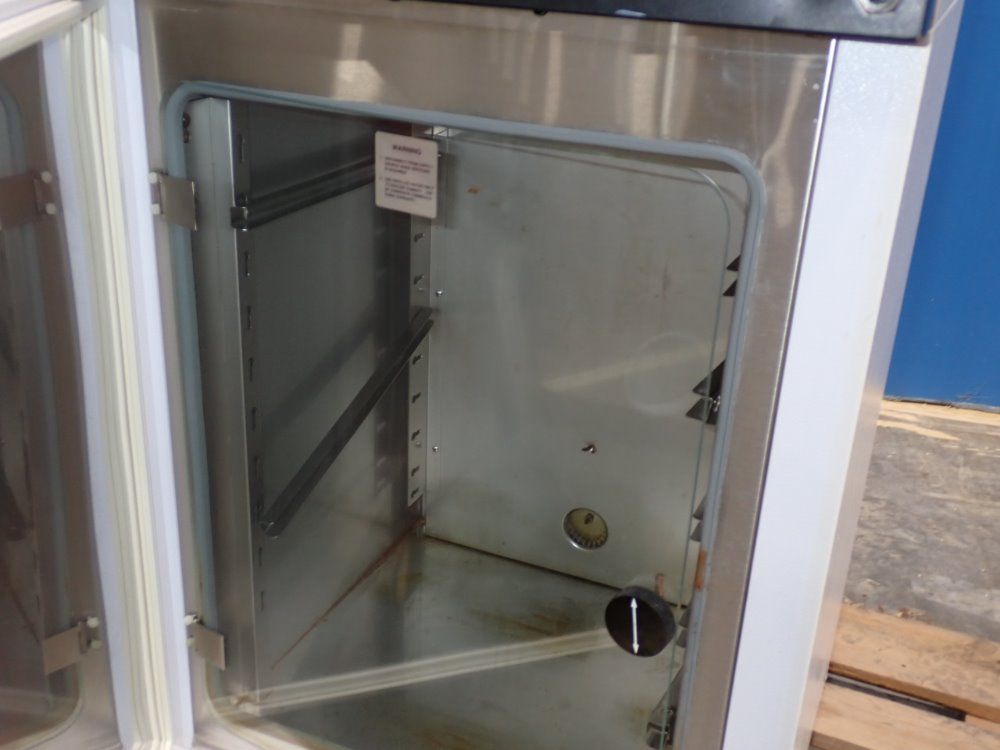 Napco (2) 15" X 17" X 23" Chambers Co2 Incubator - 730