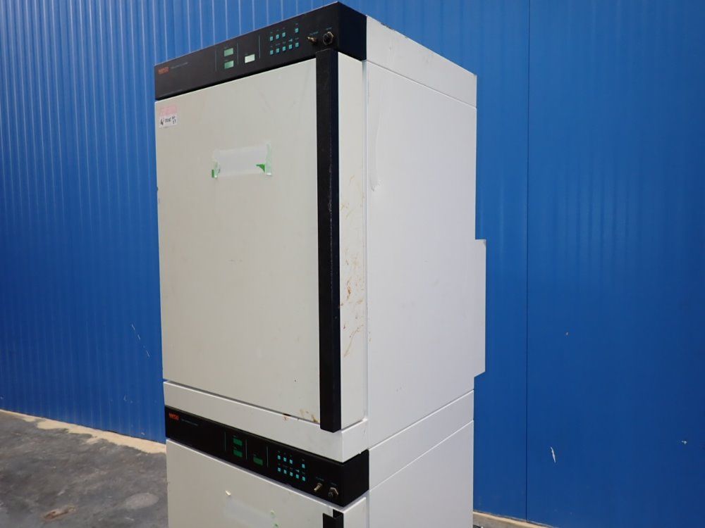 Napco (2) 15" X 17" X 23" Chambers Co2 Incubator - 730