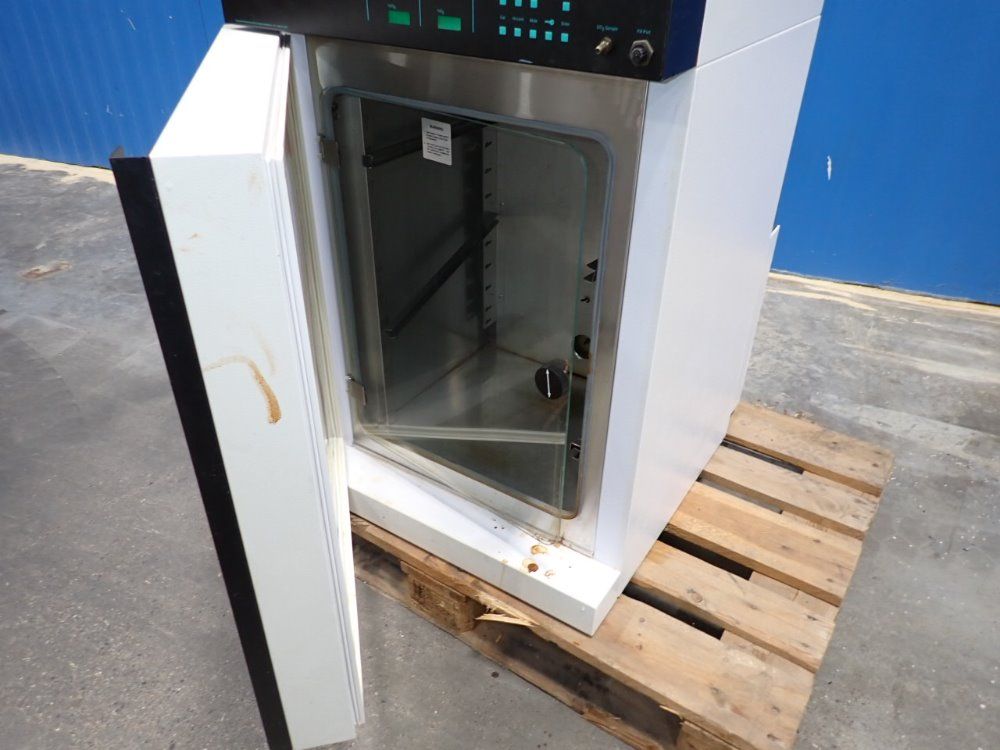 Napco (2) 15" X 17" X 23" Chambers Co2 Incubator - 730