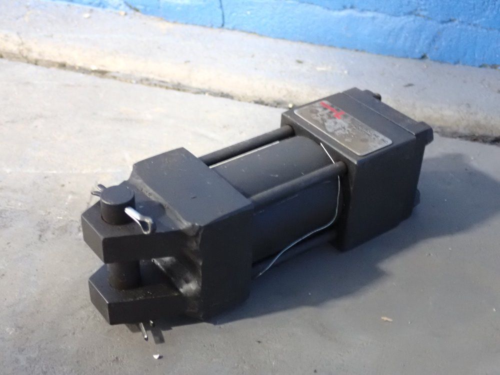 Eaton Hrydraulics Inc. 1" Bore Hydraulic Cylinder - Hr5b-1.5x2