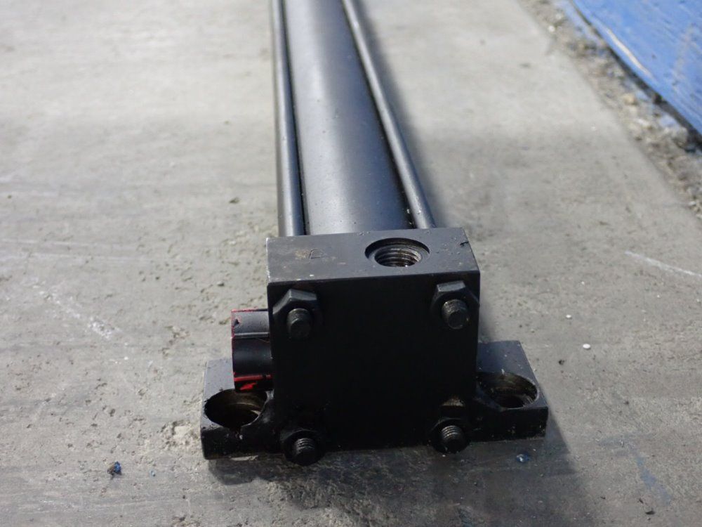 Eaton Hydraulics Inc. Hydraulic Cylinder