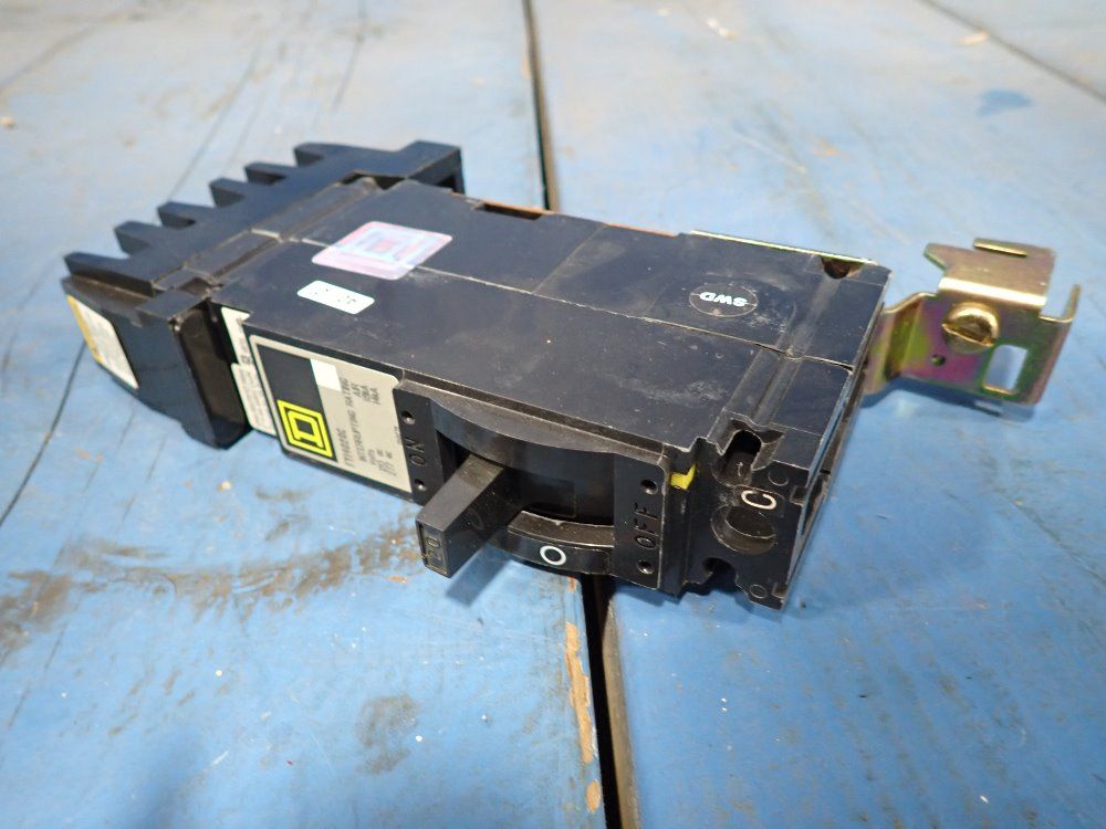 Square D Circuit Breaker - Fy14020c