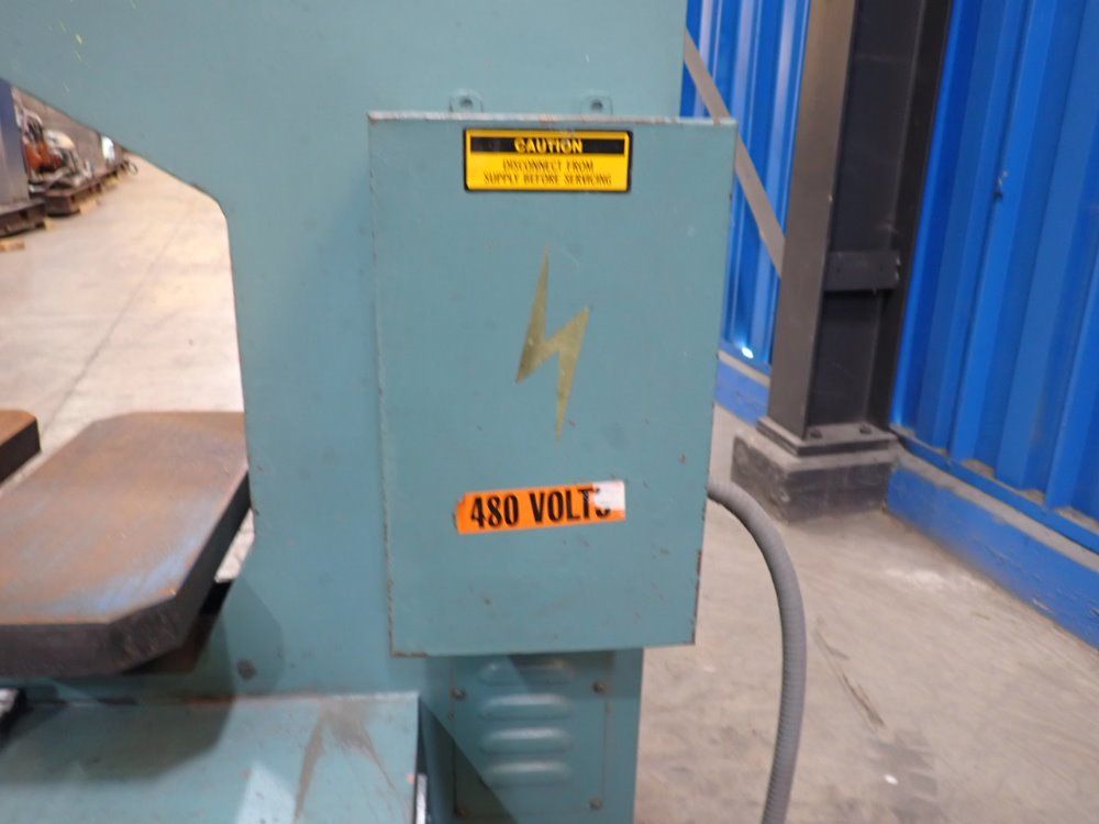 Peerless 24" Vertical Band Saw - Dcm-6