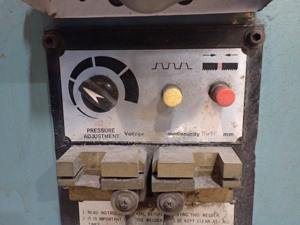 Peerless 24" Vertical Band Saw - Dcm-6