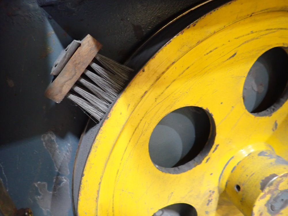 Peerless 24" Vertical Band Saw - Dcm-6