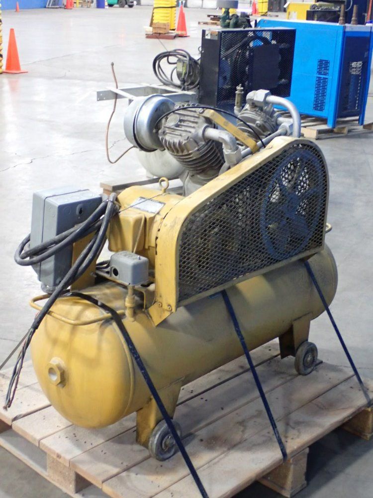 Toshiba Corp. Air Compressor - Sp106-37t4