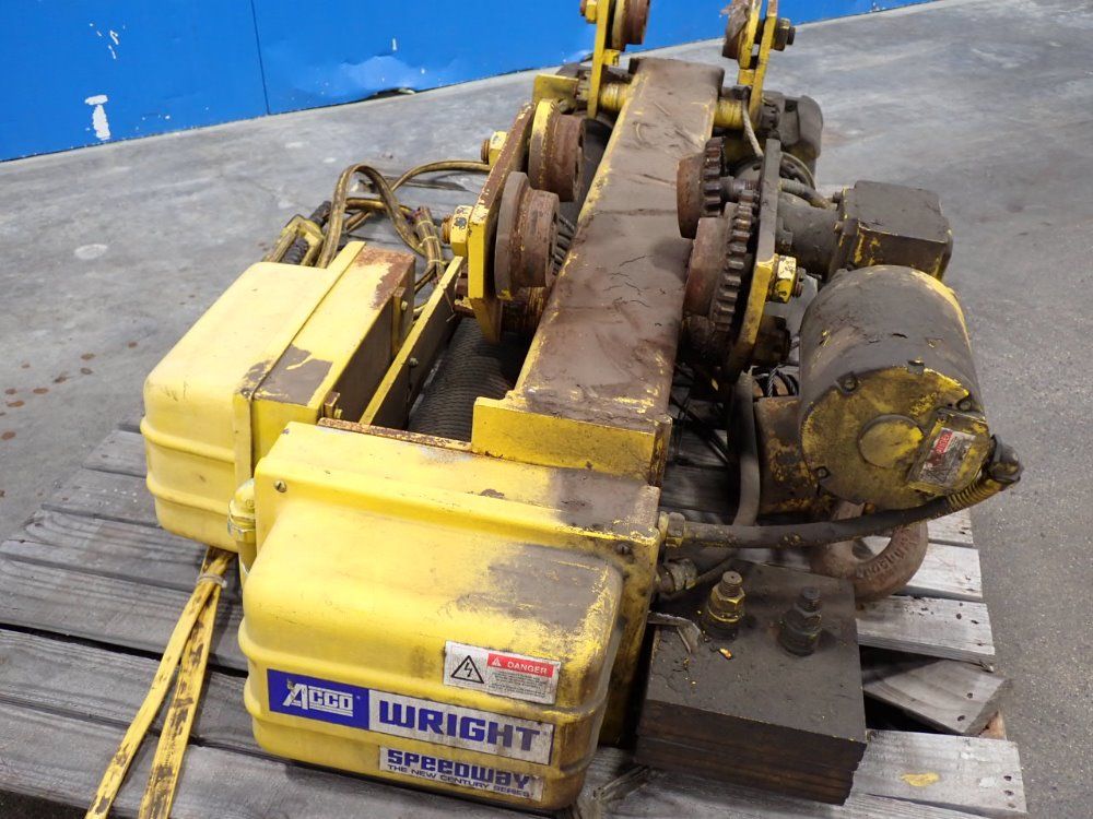 Acco Cable Hoist - Speedway