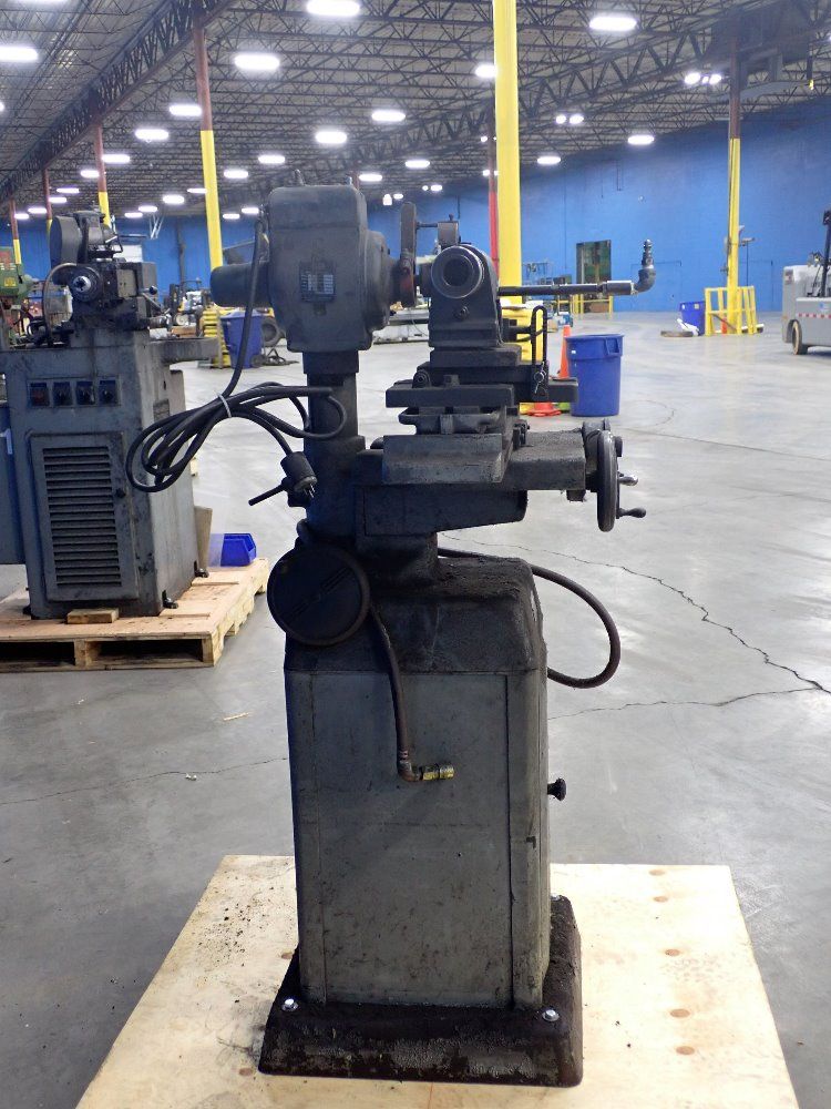 K.o. Lee Co. 1/2 Hp Universal Tool & Cutter Grinder - B600
