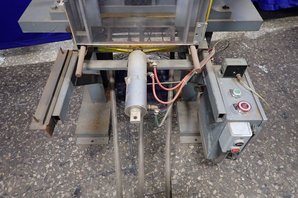 Walker-turner 7 1/2" Throat Drill Press - 1113-26