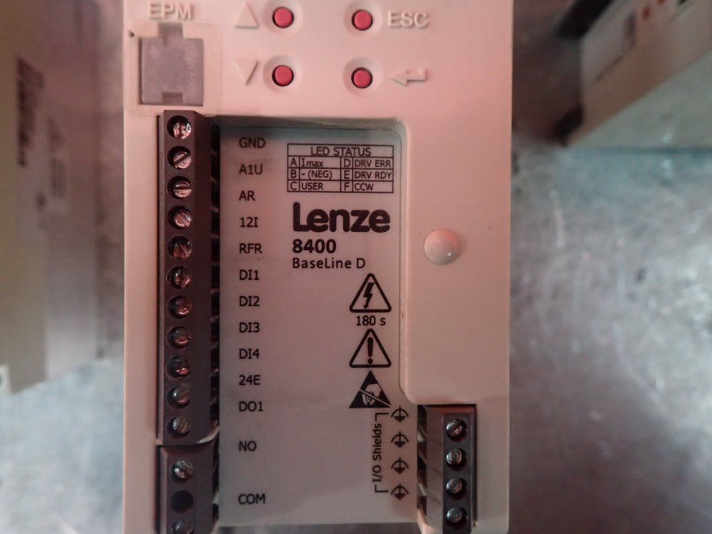Lenze 3pcs Lenze 8400, Baseline D Inverter Drive - 8400