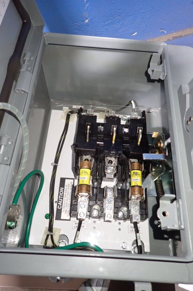 Allen Bradley 30a/600v Fusible Disconnect - 1494g-bf3j6-412-414