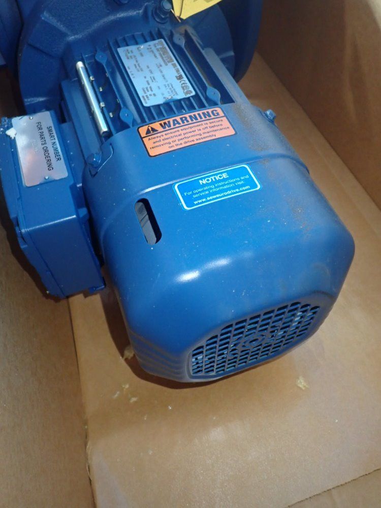 Sew-eurodrive 1 1/2 Hp Gear Drive - Sf37dre90m4be2hr