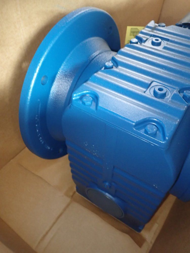 Sew-eurodrive 1 1/2 Hp Gear Drive - Sf37dre90m4be2hr