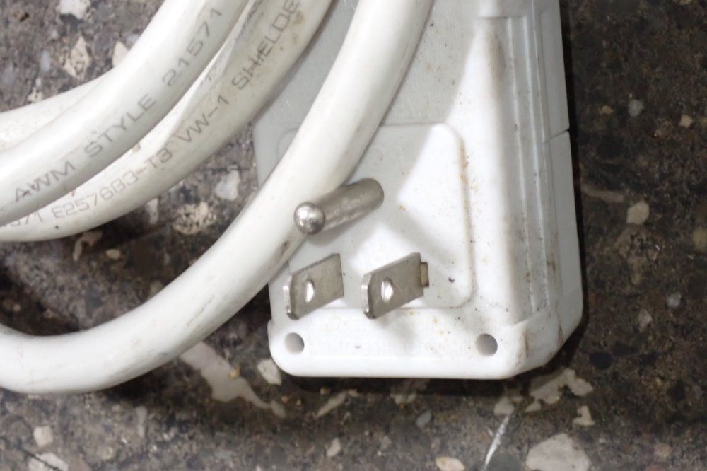 Dayton 10,000 Btu Air Conditioner - Seak1