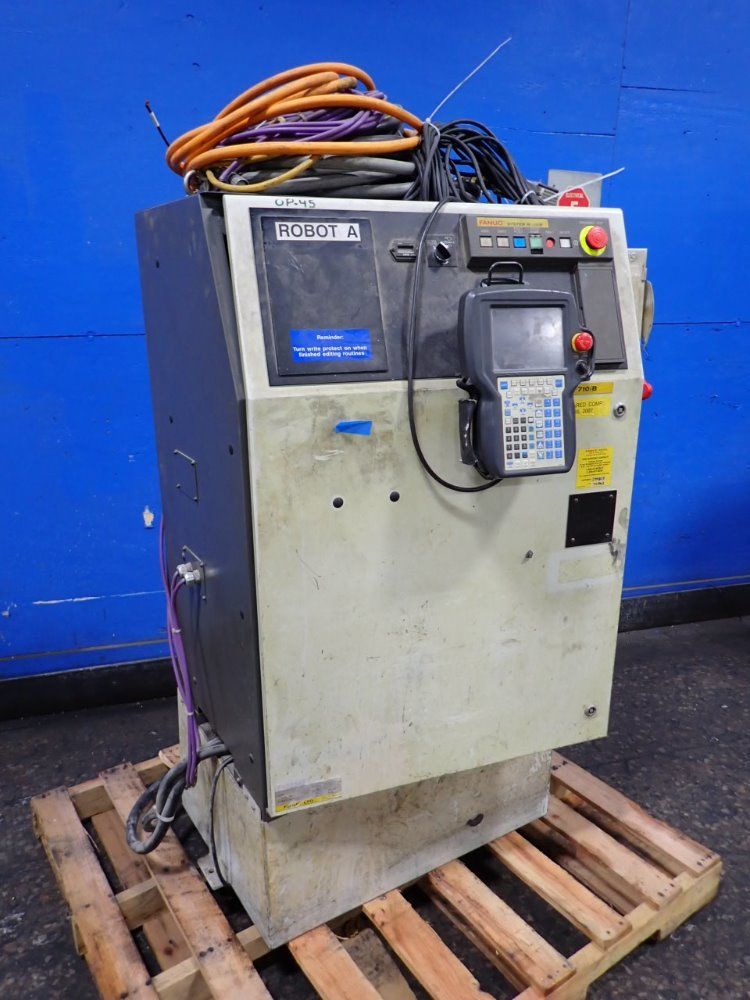 Fanuc Robot Control Cabinet - A05b-2466-b152