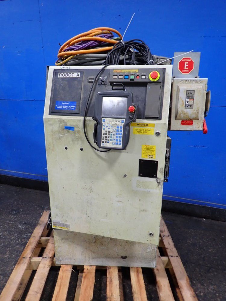 Fanuc Robot Control Cabinet - A05b-2466-b152