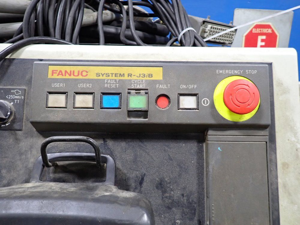 Fanuc Robot Control Cabinet - A05b-2466-b152