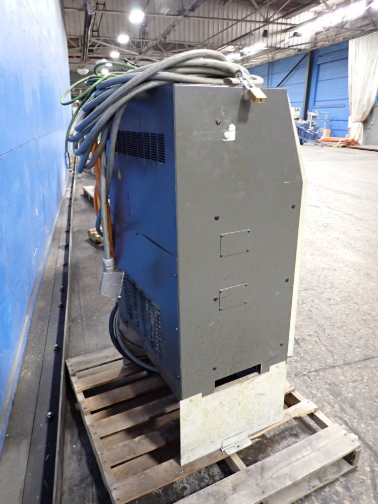 Fanuc Robot Control Cabinet - A05b-2466-b152