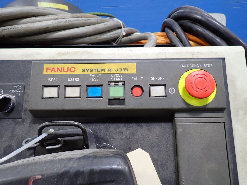 Fanuc Robot Control Cabinet - A05b-2466-b152