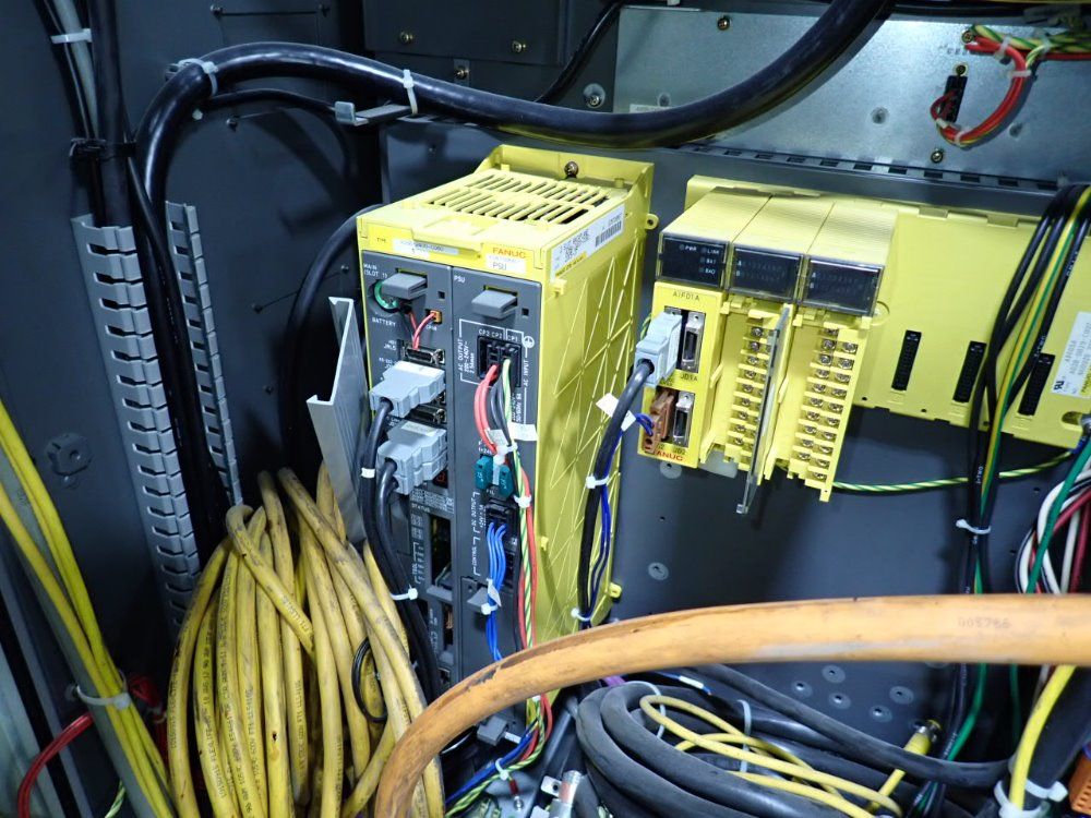 Fanuc Robot Control Cabinet - A05b-2466-b152