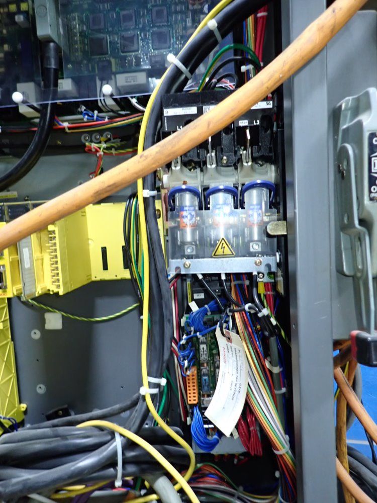 Fanuc Robot Control Cabinet - A05b-2466-b152