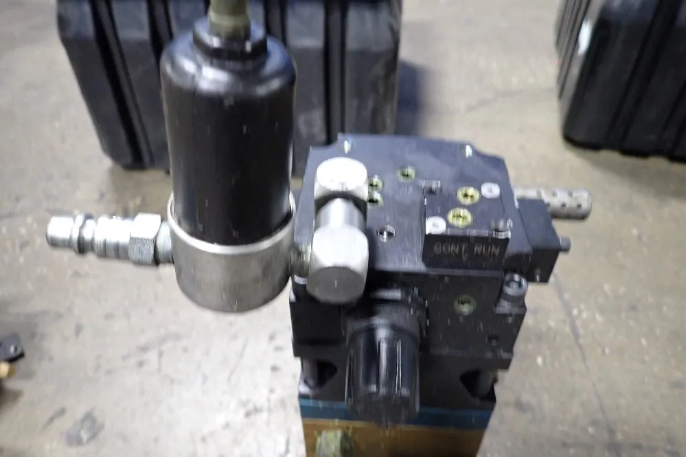 Used Vektek Air Hydraulic Pumps HGR Industrial Surplus