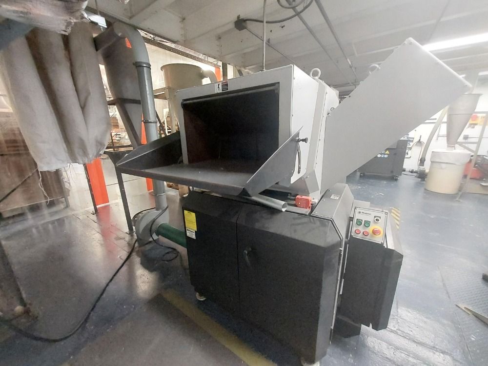 Used Rapid 2013 Rapid 40060 40hp Granulator W/ Dust Collection System...
