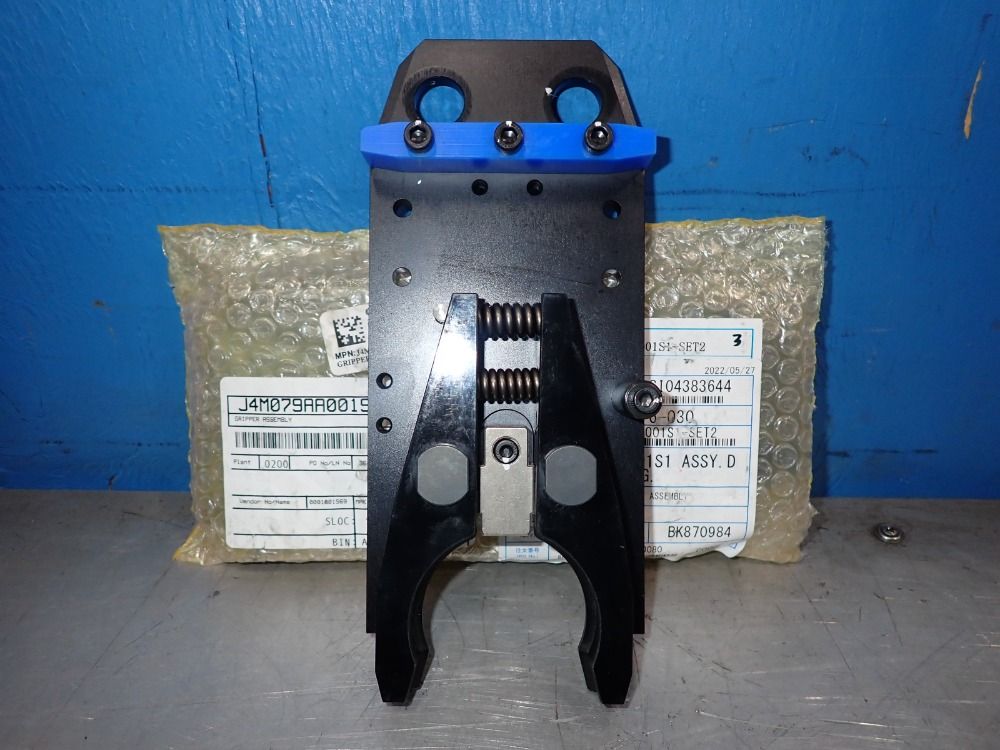 Used Makino Gripper Assembly | HGR Industrial Surplus