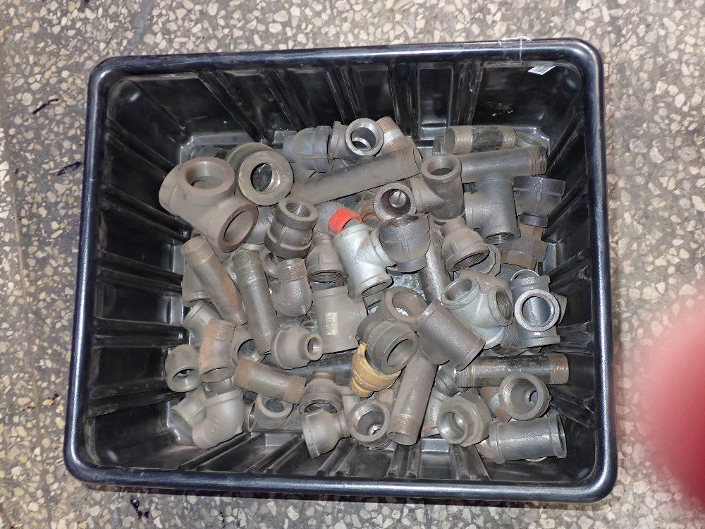  Metal Pipe Fittings
