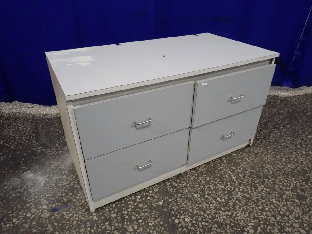 4 Drawers / 19" X 20" Dresser