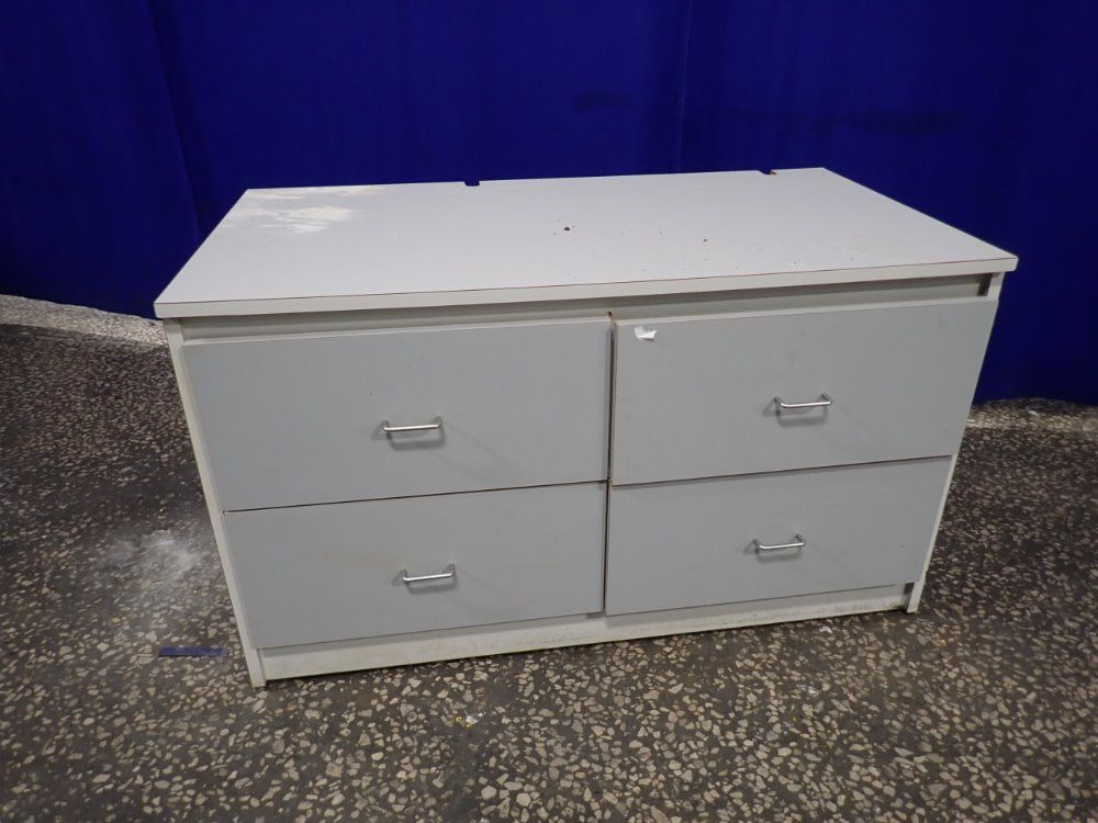 4 Drawers / 19" X 20" Dresser