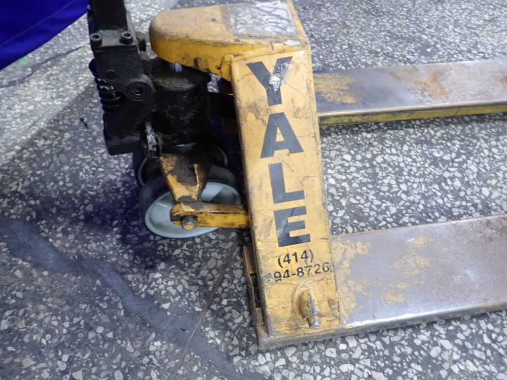 Yale Pallet Jack