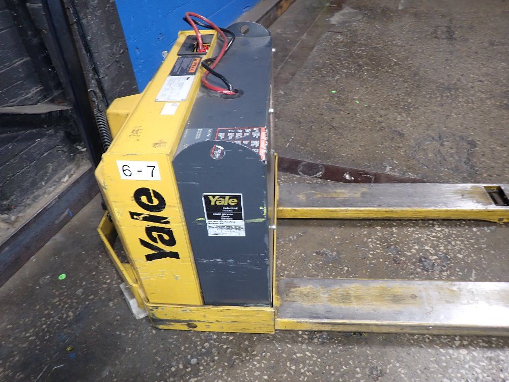 Yale Electric Pallet Jack