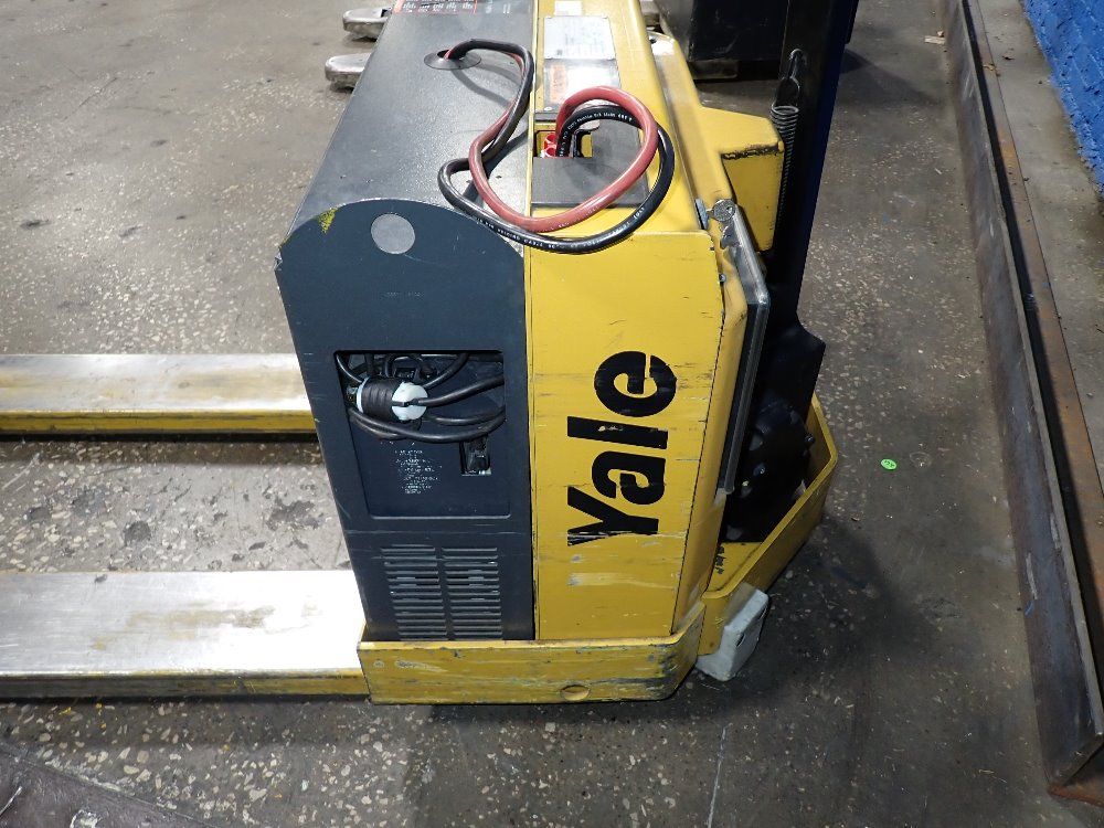 Yale Electric Pallet Jack