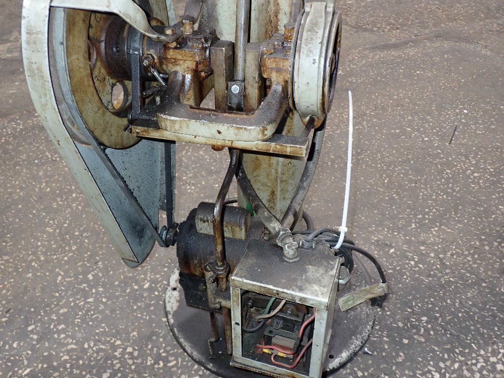 Tubular Rivet  Stud Riveter