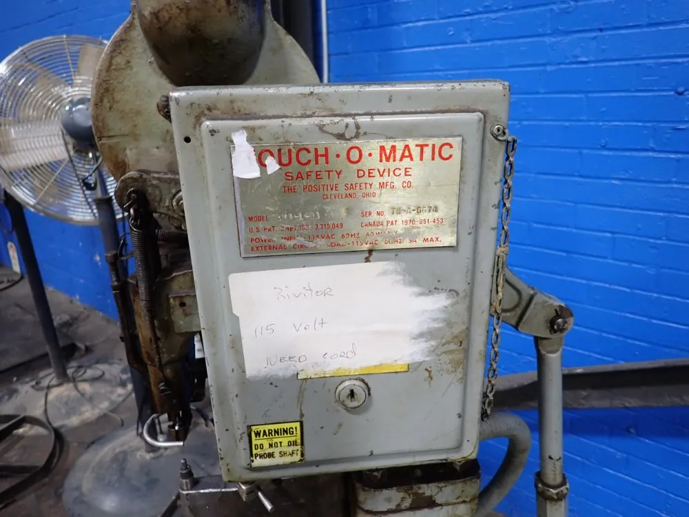 Cuchomatic Riveter