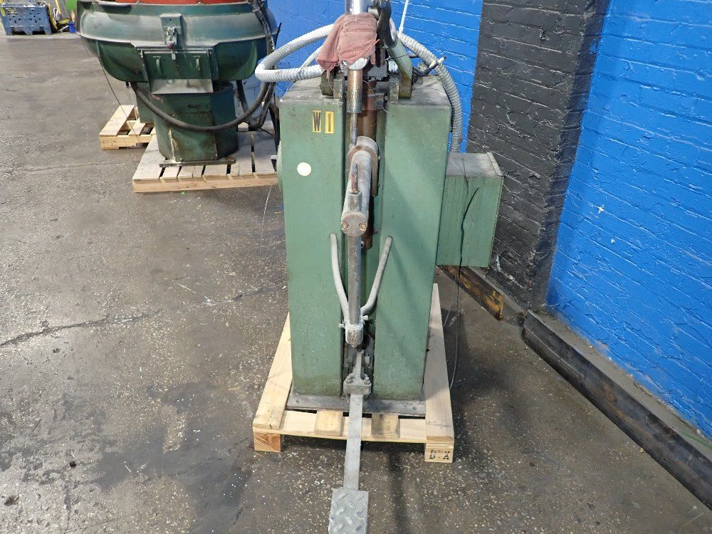 Taylorwinfield Spot Welder