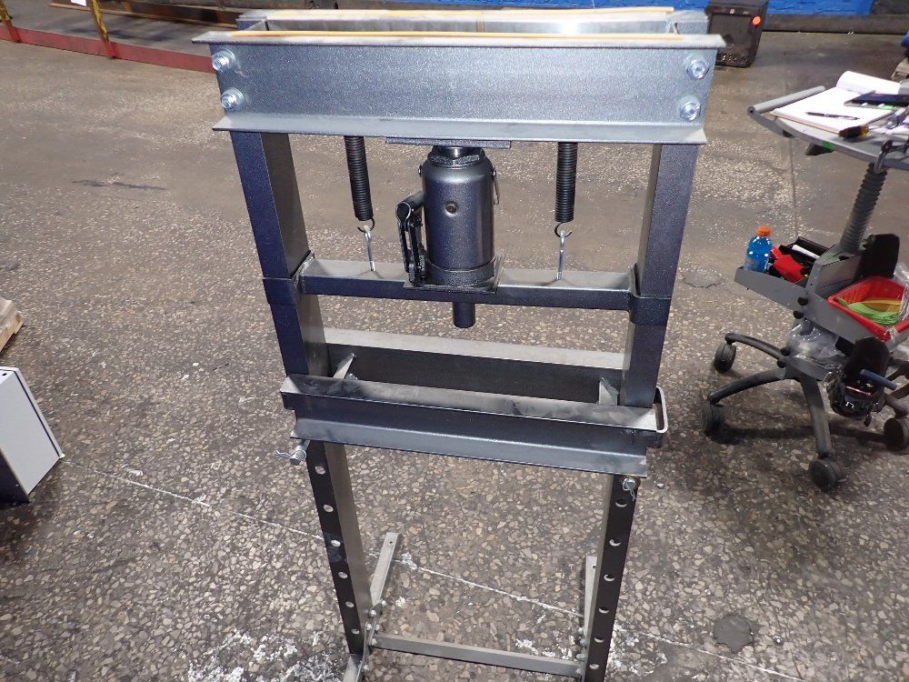Central Machinery Shop Presshydraulic Bottle Jack