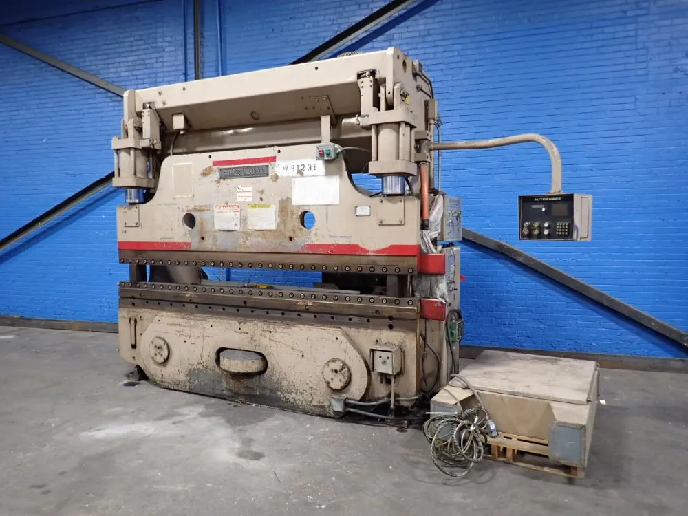 1982 CINCINNATI 135 AS X 8 FT PRESS BRAKE