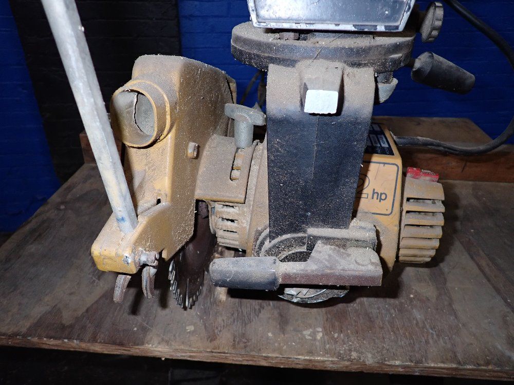 Dewalt 10" Radial Arm Saw - 7730