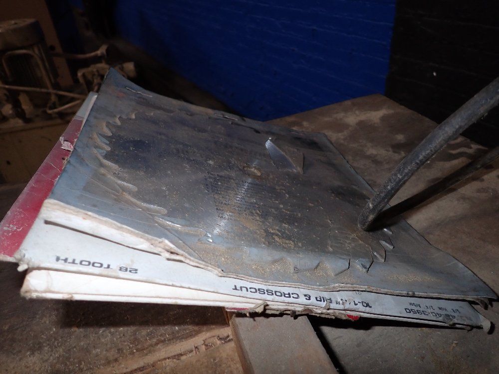 Dewalt 10" Radial Arm Saw - 7730