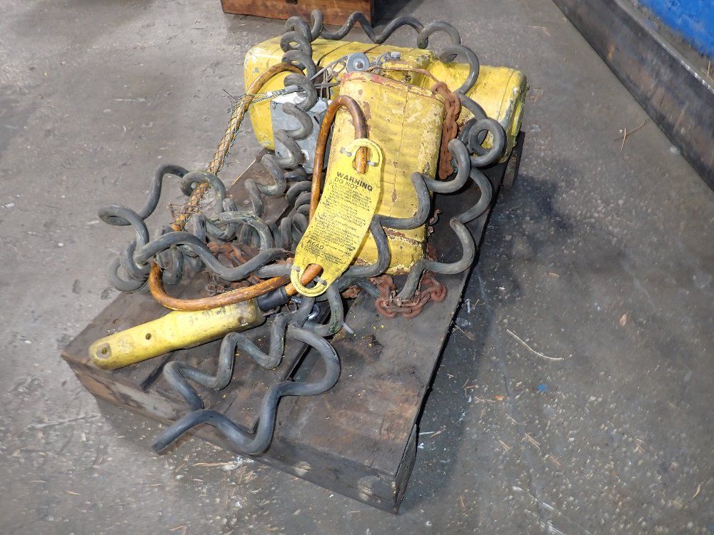  Electric Chain Hoist