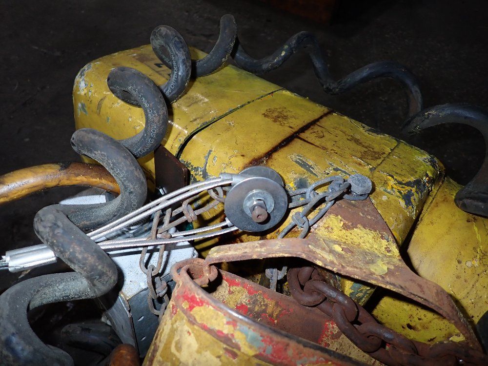  Electric Chain Hoist