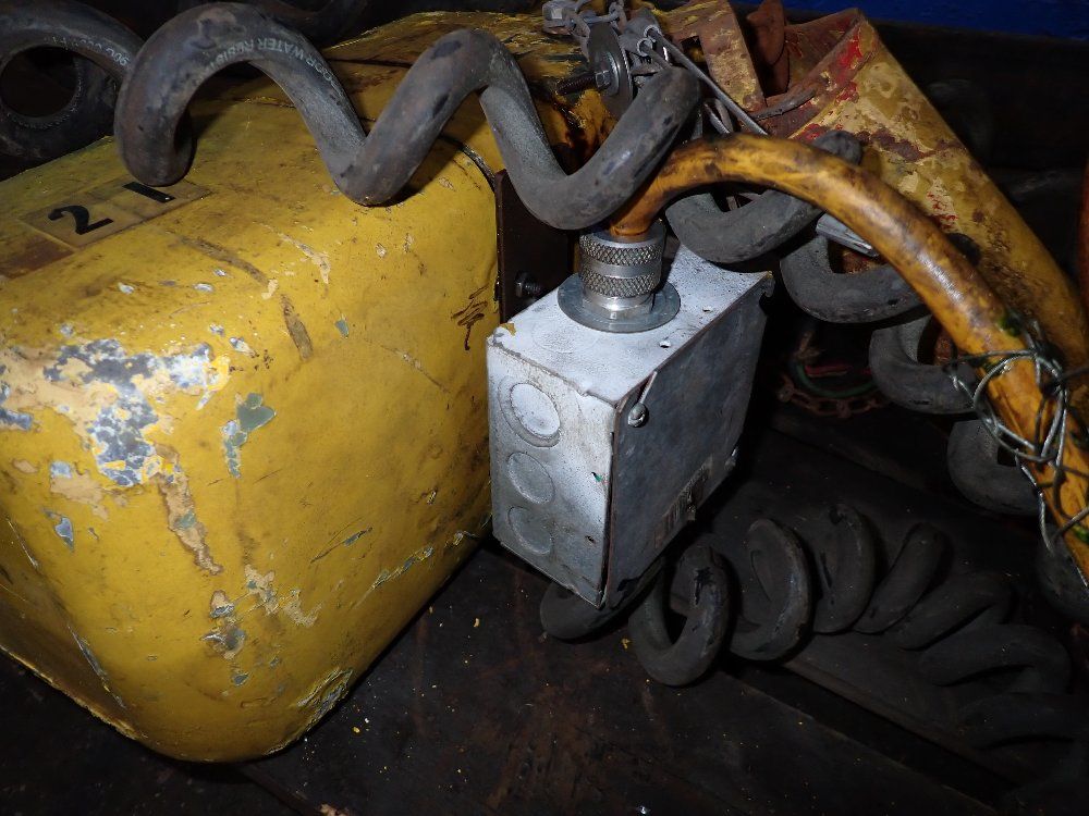  Electric Chain Hoist