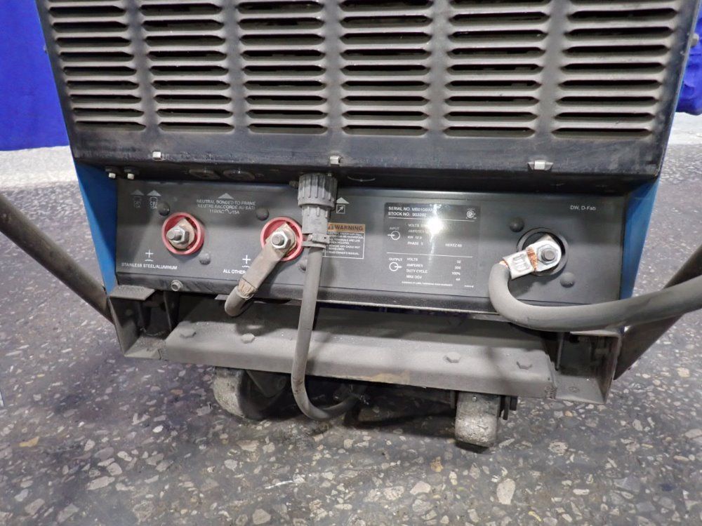 Miller Miller Deltaweld 302 Welder