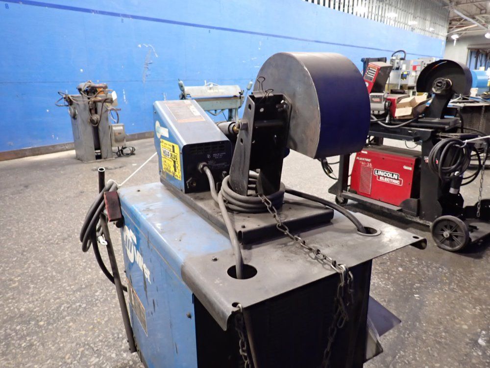 Miller Miller Deltaweld 302 Welder