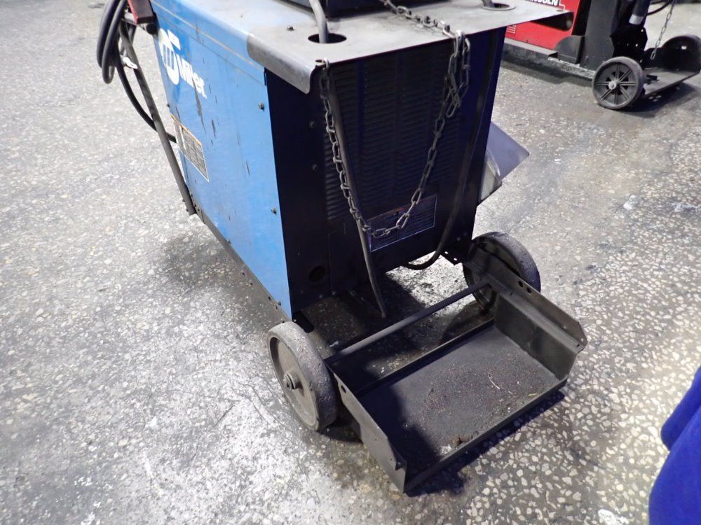 Miller Miller Deltaweld 302 Welder