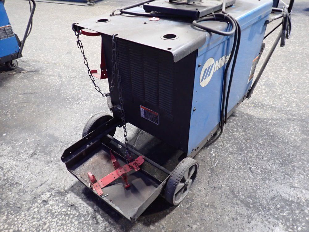 Miller Miller Deltaweld 452 Welder