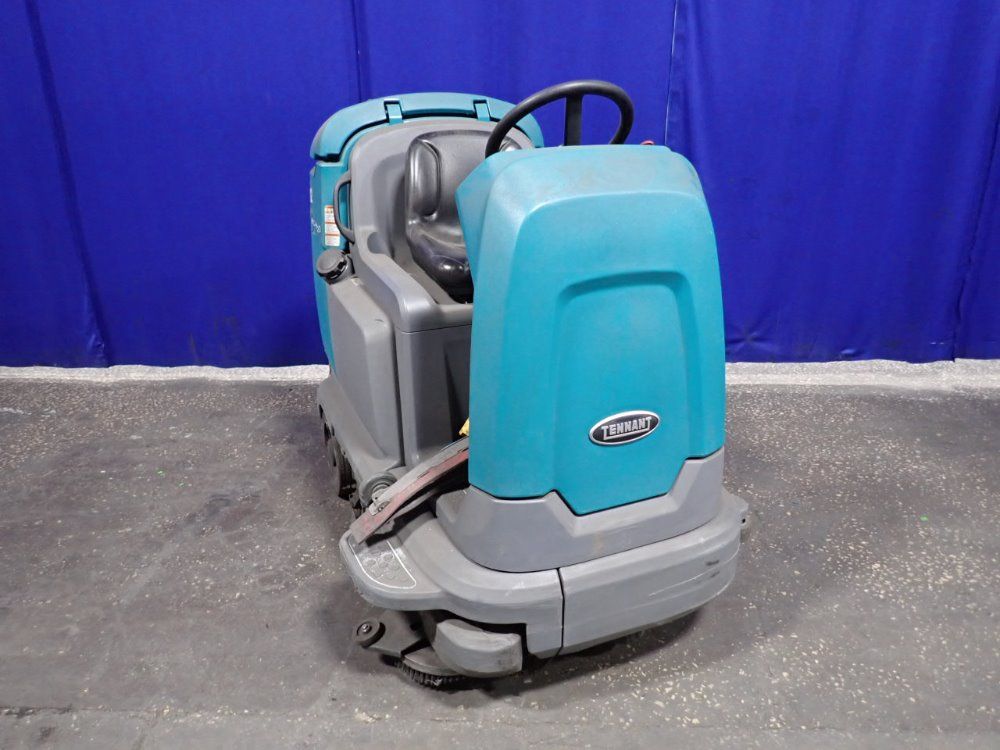 Tennant Floor Scrubber